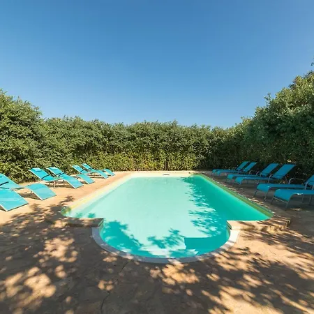 Masseria Pugliese Farm * أوستوني